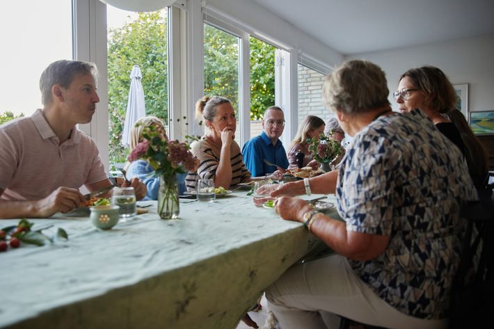 12 mennesker til fællesspisning hos Camilla Bojsen-Møller d. 22 september 2024