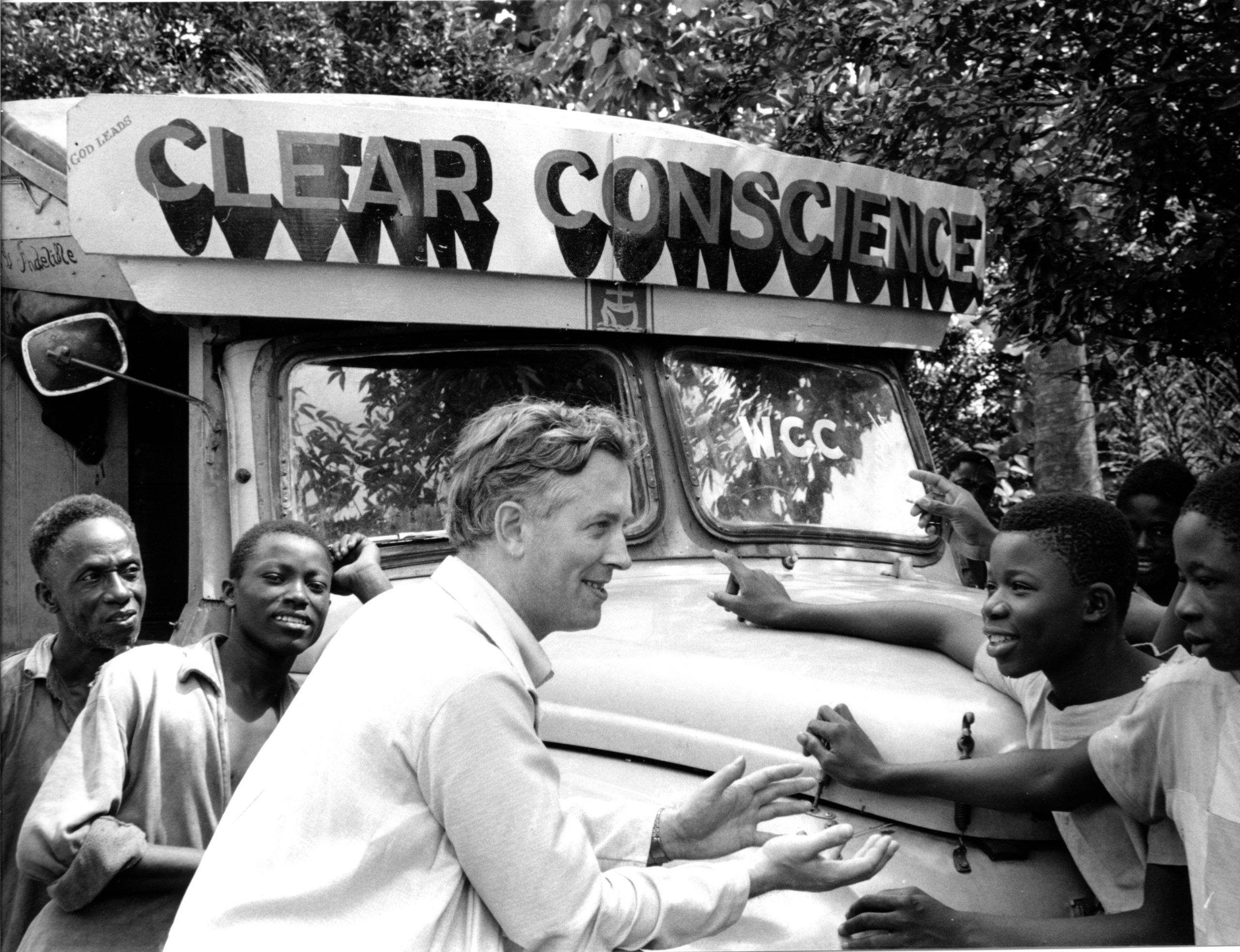 Viggo Mollerup, generalsekretær, 1968, luftbro, Biafra