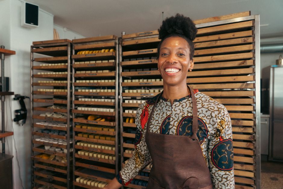 Sundra Essien, stifter af Isangs