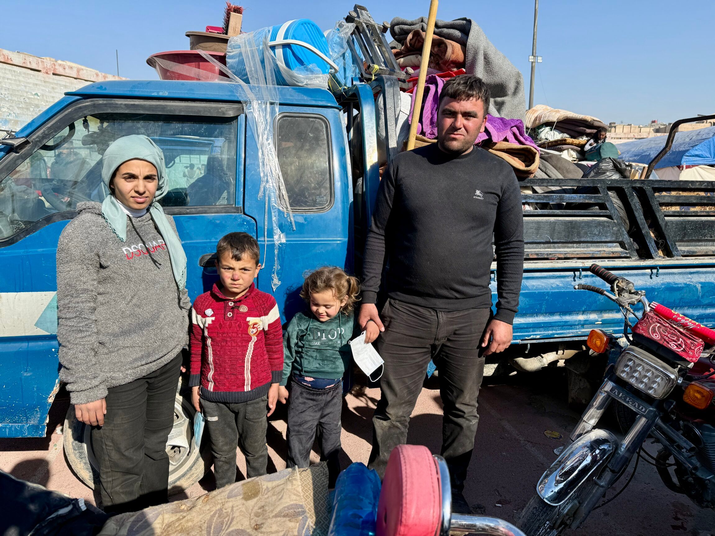 Familie på flugt i Syrien - netop ankommet til Raqqa