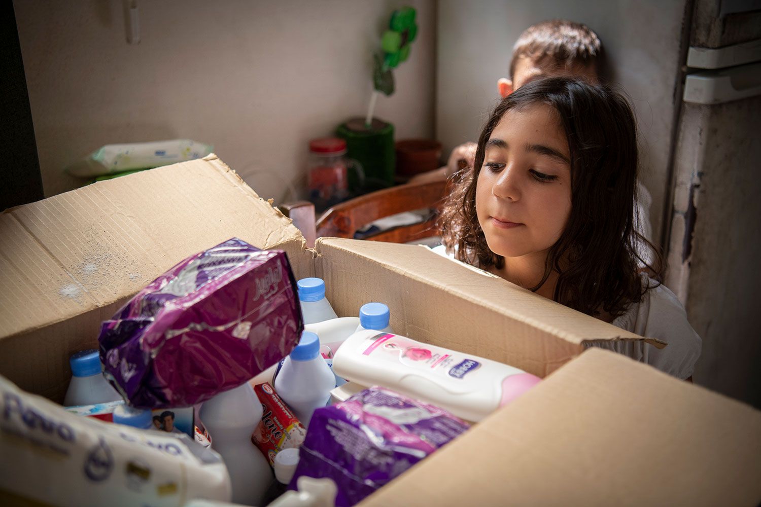 Barn får nødhjælp