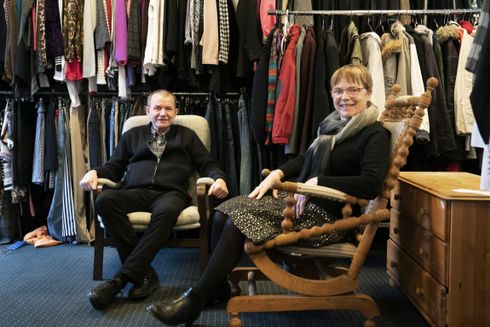 Alf og Anna-Marie i Horsens genbrugsbutik