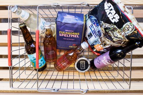Varer i en indkøbskurv fra Wefood butik