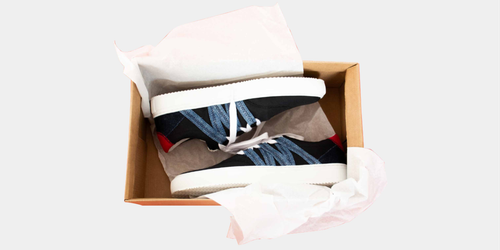 Limited edition-sneakers af denimstof udviklet i samarbejde mellem Vaer